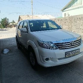 Toyota Fortuner 2012