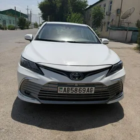 Toyota Camry 2021