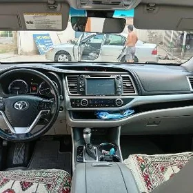 Toyota Highlander 2018