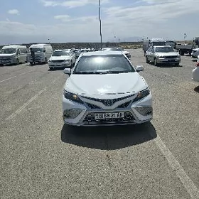 Toyota Camry 2021