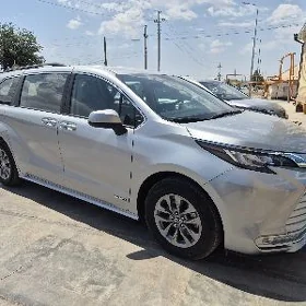 Toyota Sienna 2021