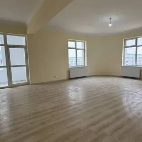 Gurtly  190 m2
