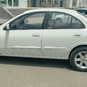 Nissan Sunny 2011