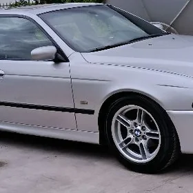BMW E39 2000