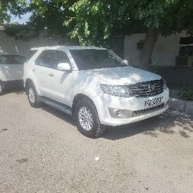Toyota Fortuner 2012
