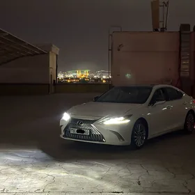 Lexus ES 350 2020
