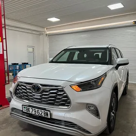 Toyota Highlander 2024