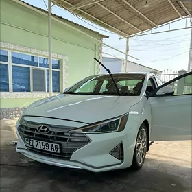 Hyundai Elantra 2019