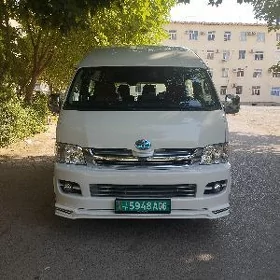 Toyota Hiace 2009