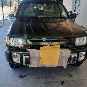 Infiniti QX4 1997