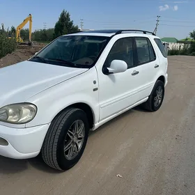Mercedes-Benz ML350 2001
