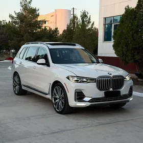 BMW X7 2021