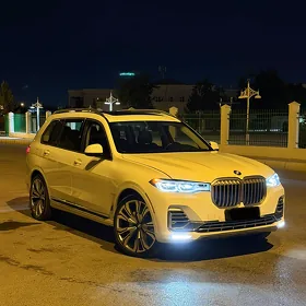 BMW X7 2021