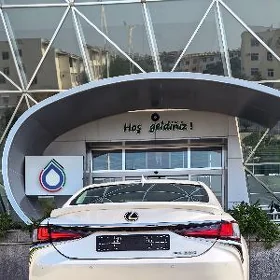 Lexus ES 350 2018