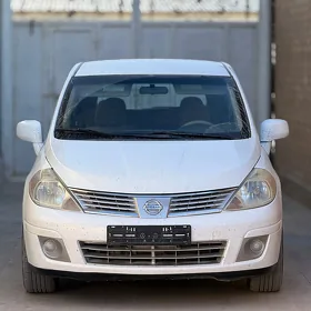 Nissan Versa 2010