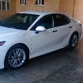 Toyota Camry 2021