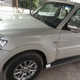 Mitsubishi Pajero 2014