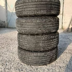 235 55 20 Goodyer