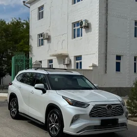 Toyota Highlander 2022