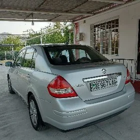 Nissan Versa 2007