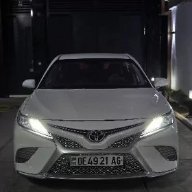 Toyota Camry 2019