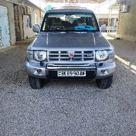 Mitsubishi Montero 1998