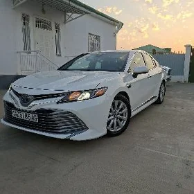 Toyota Camry 2018