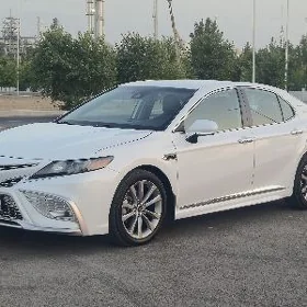 Toyota Camry 2021