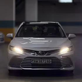 Toyota Camry 2021