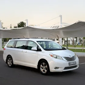 Toyota Sienna 2011