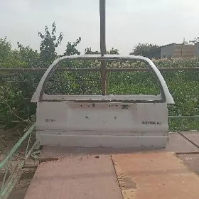 Opel iski kapot