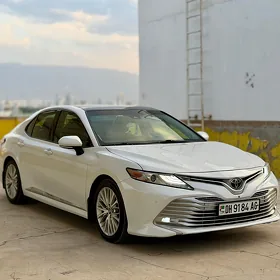 Toyota Camry 2018