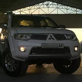 Mitsubishi Pajero 2008
