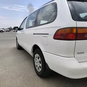 Toyota Sienna 2000