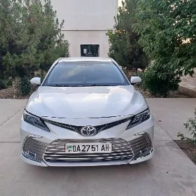 Toyota Camry 2021