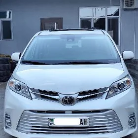 Toyota Sienna 2019