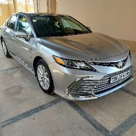 Toyota Camry 2021