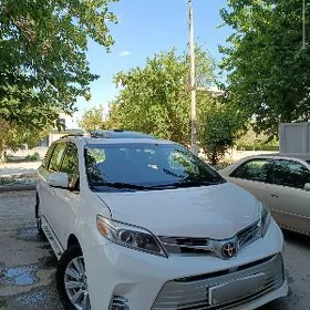 Toyota Sienna 2017