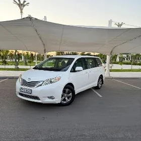 Toyota Sienna 2011