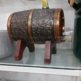 Настольный бачонок для вина