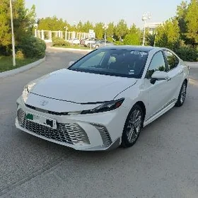 Toyota Camry 2025