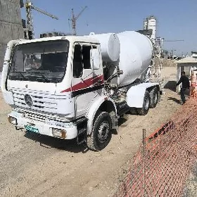 Mercedes-Benz ACTROS 3331 2001