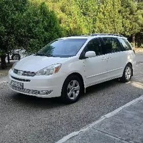 Toyota Sienna 2005