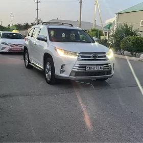 Toyota Highlander 2019