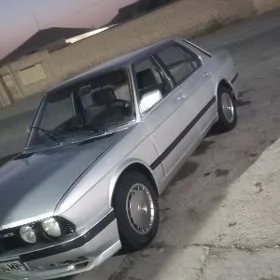 BMW 320 1986