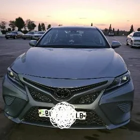 Toyota Camry 2019