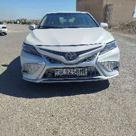 Toyota Camry 2021