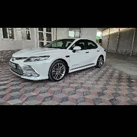 Toyota Camry Hybrid 2021