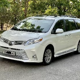 Toyota Sienna 2019