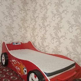 Кровать